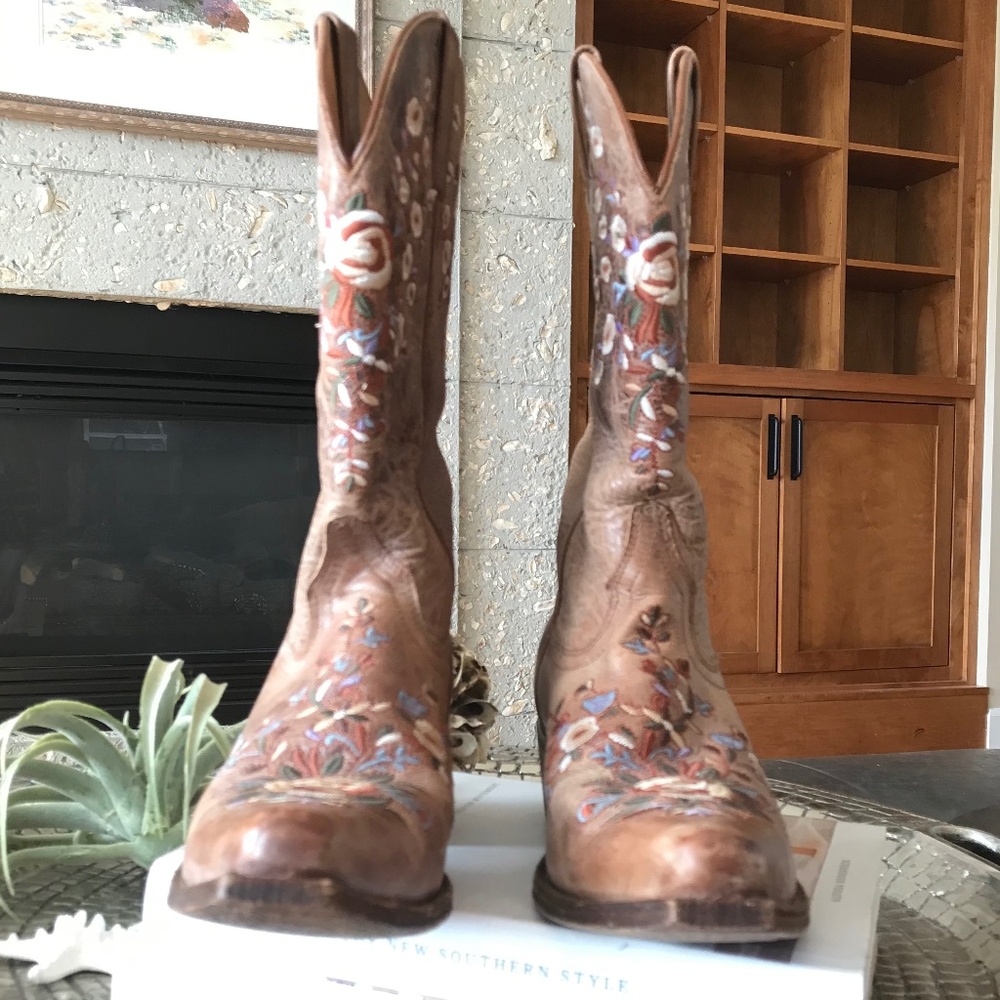 Shyanne Maisie Floral Embroidered Western Leather… - image 5